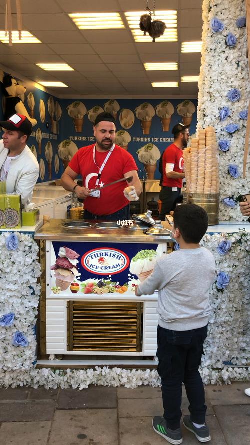 土耳其冰淇淋老板被家长暴揍
